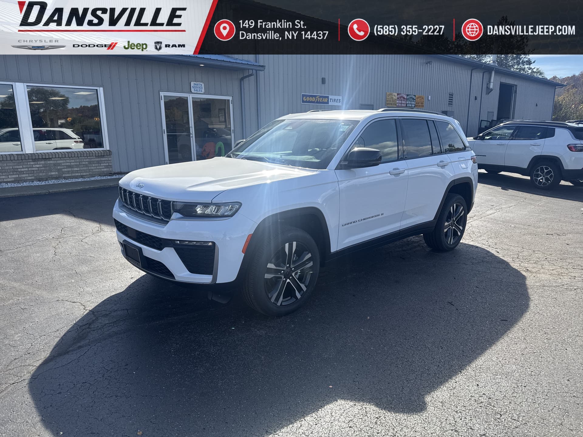 2027 Jeep Grand Cherokee Limited — photo 1 of 5