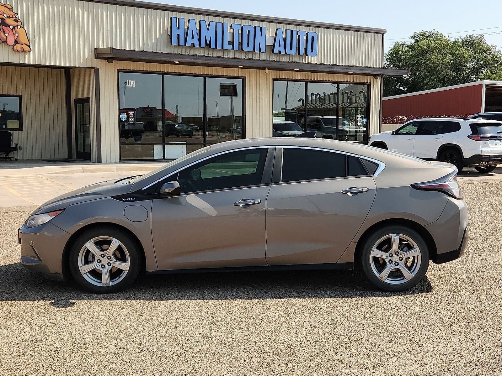 2017 Chevrolet Volt LT — photo 1 of 40