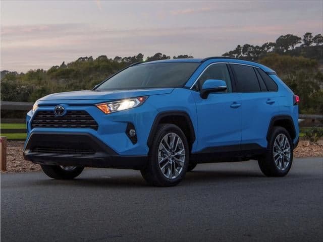 2020 Toyota RAV4 LE — photo 1 of 2