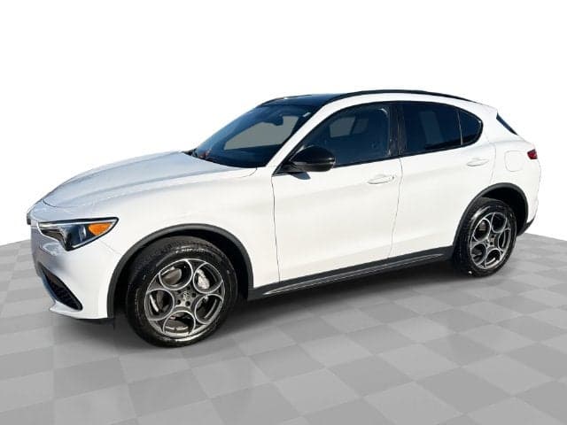 2021 Alfa Romeo Stelvio Base — photo 1 of 5