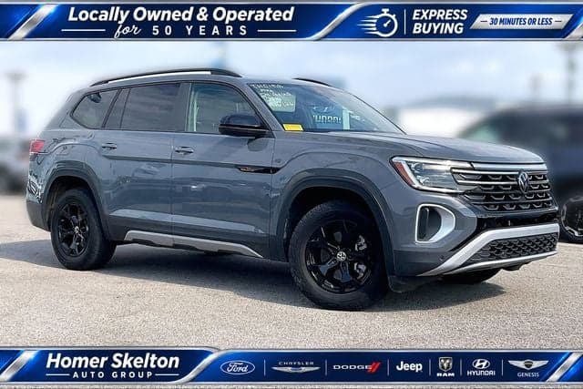 2024 Volkswagen Atlas 2.0T Peak Edition SEL — photo 1 of 5