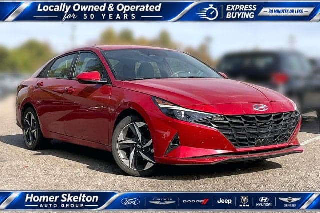 2023 Hyundai Elantra SEL — photo 1 of 5