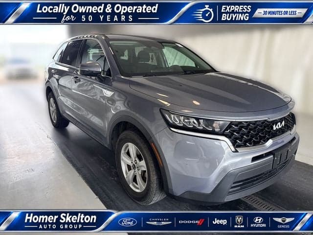2022 Kia Sorento LX — photo 1 of 22