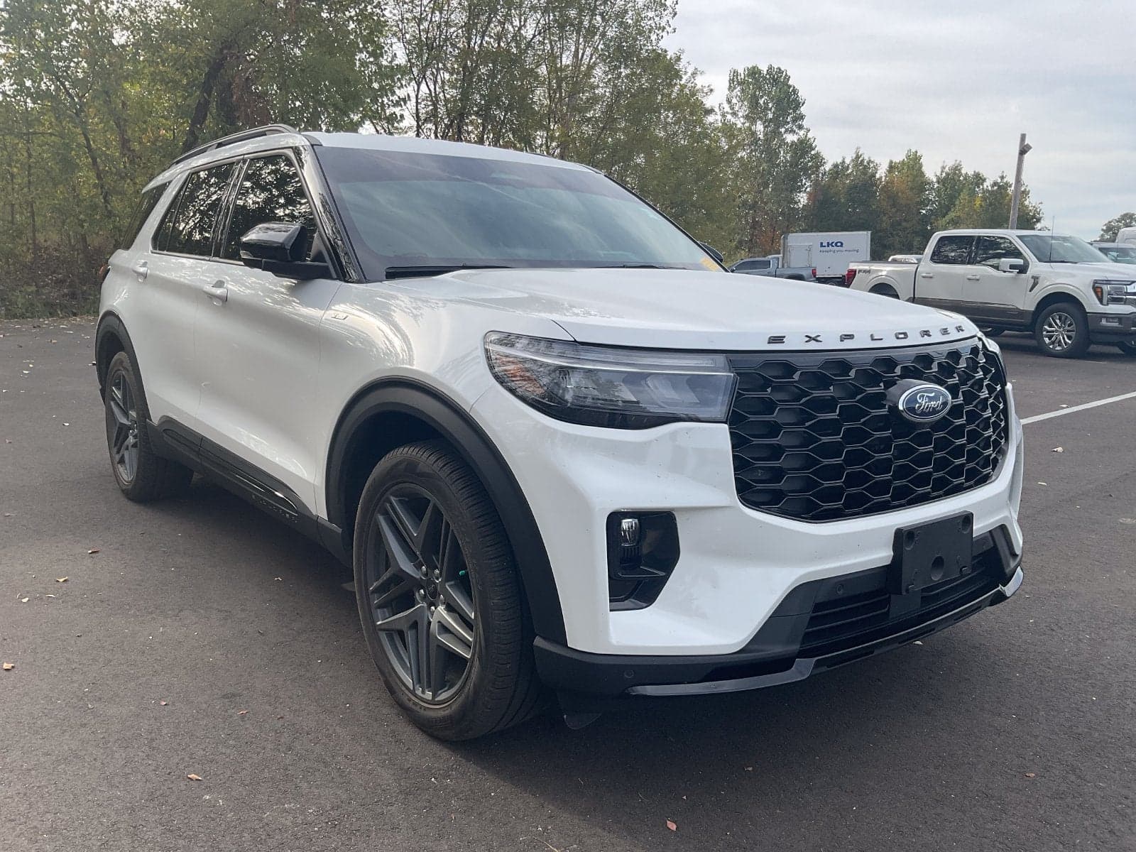 2025 Ford Explorer ST-Line — photo 1 of 5