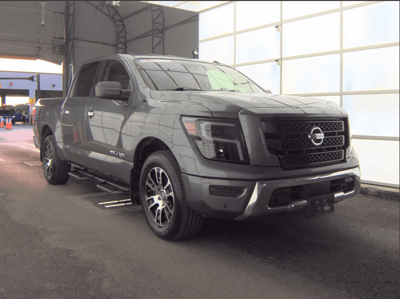 2021 Nissan Titan SV — photo 1 of 17