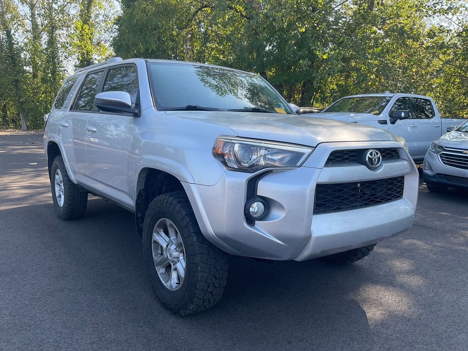 2018 Toyota 4Runner SR5 — photo 1 of 17