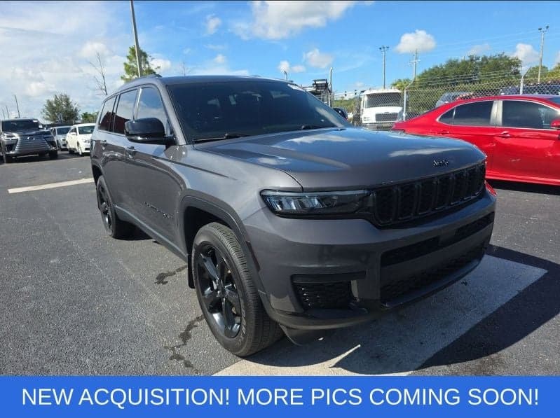 2023 Jeep Grand Cherokee L Altitude — photo 1 of 21