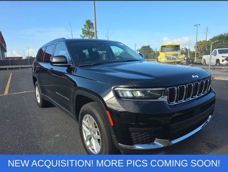 2023 Jeep Grand Cherokee L Laredo — photo 1 of 21