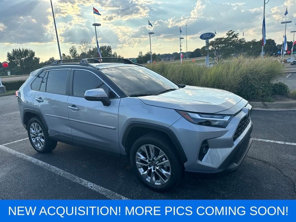 2025 Toyota RAV4 XLE Premium — photo 1 of 19