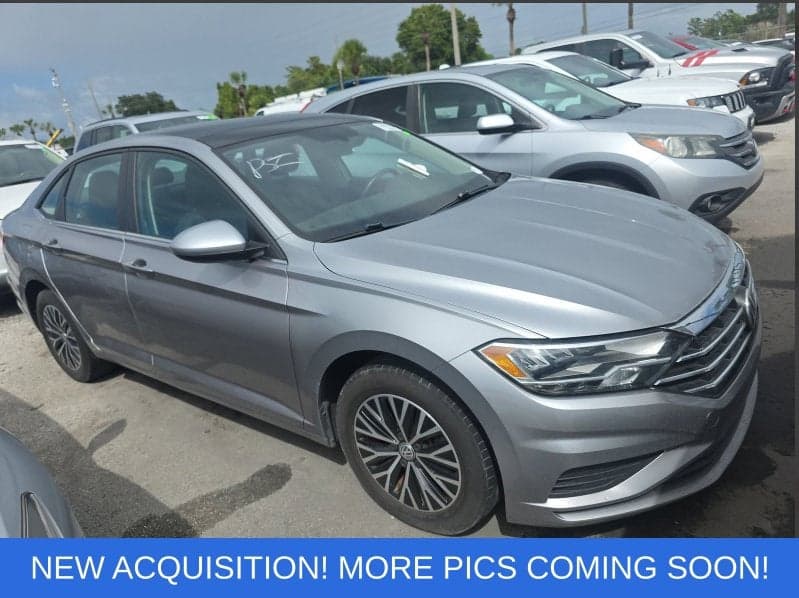 2019 Volkswagen Jetta SE — photo 1 of 21