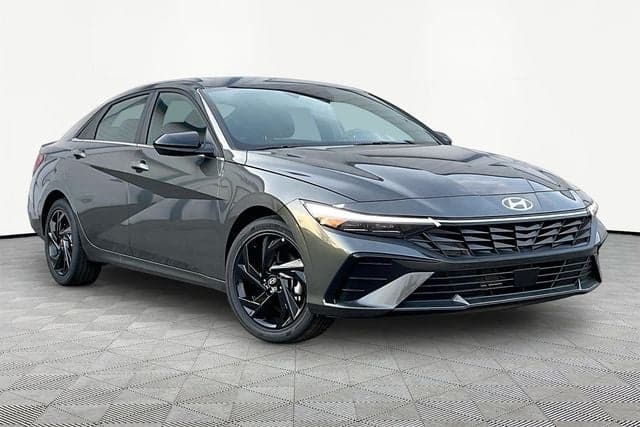 2026 Hyundai Elantra SEL Sport — photo 1 of 18