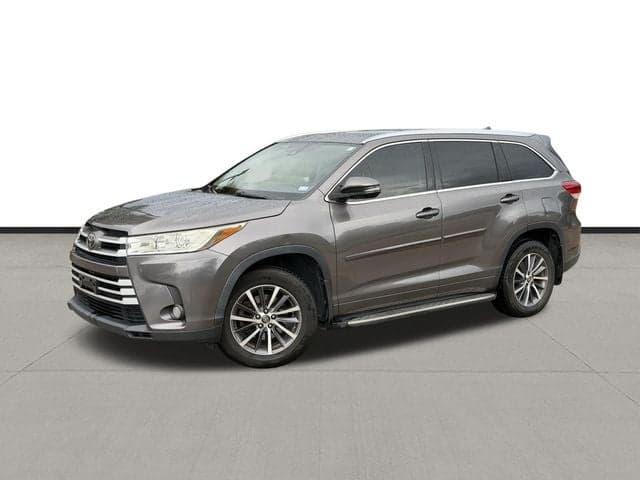 2017 Toyota Highlander XLE — photo 1 of 30