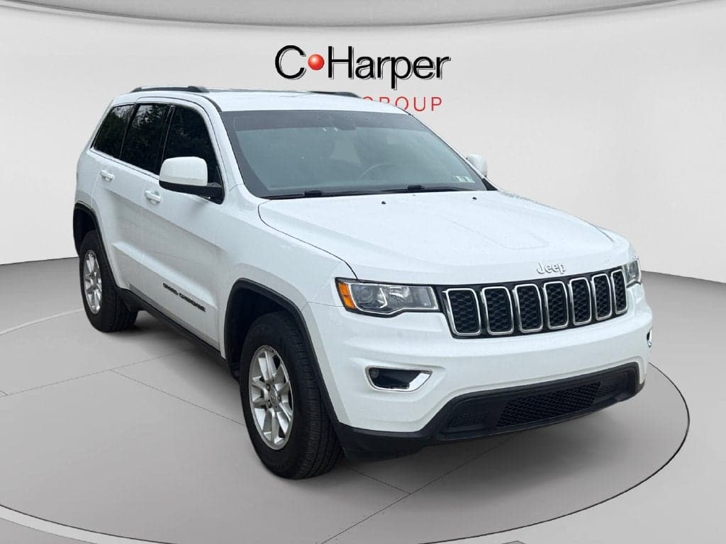 2019 Jeep Grand Cherokee Laredo E — photo 1 of 10