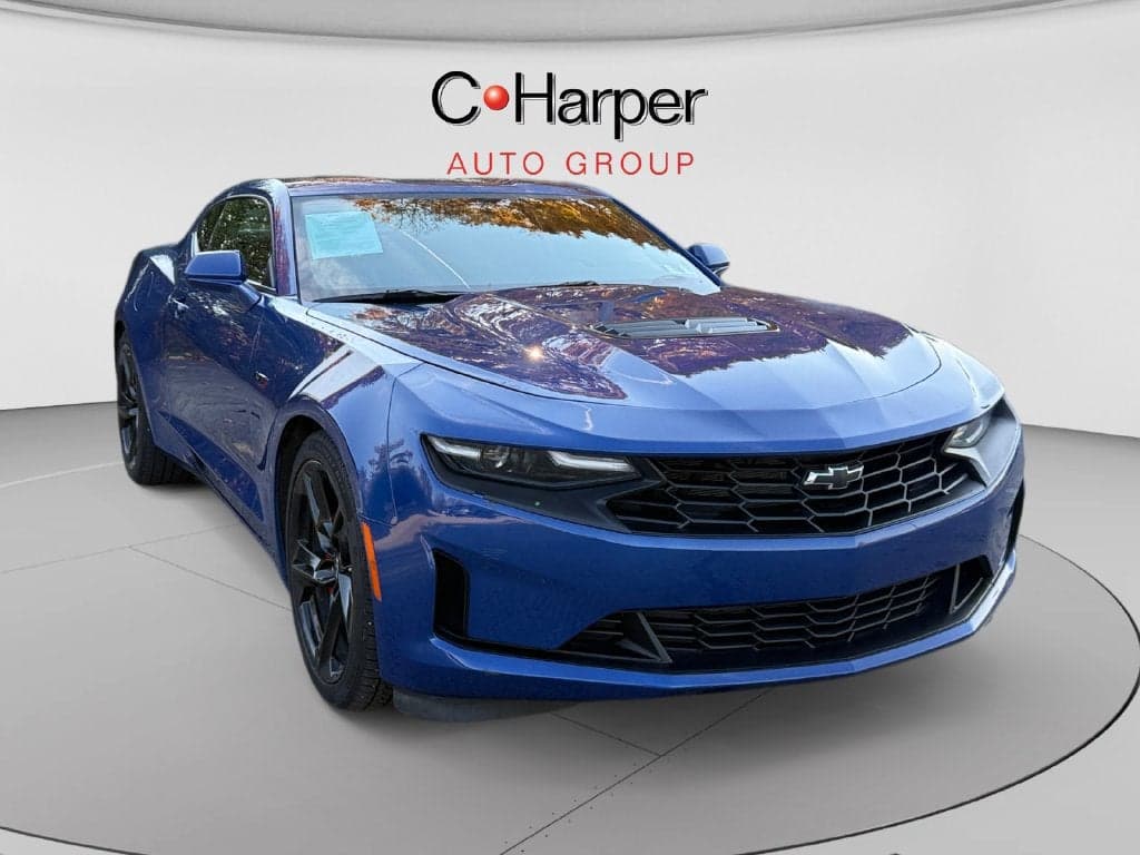 2021 Chevrolet Camaro LT1 — photo 1 of 5