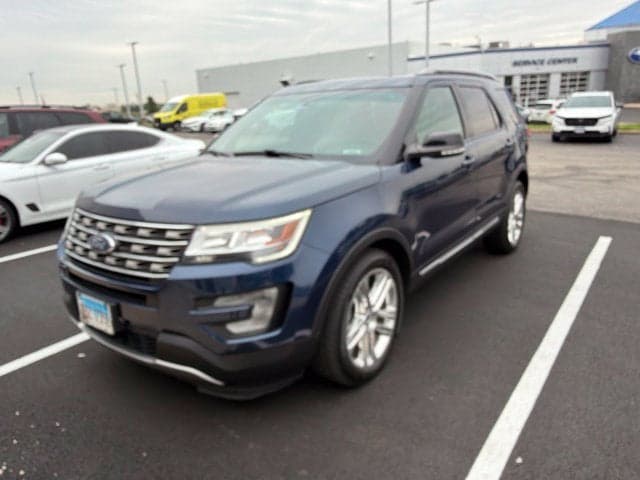 2017 Ford Explorer XLT — photo 1 of 5