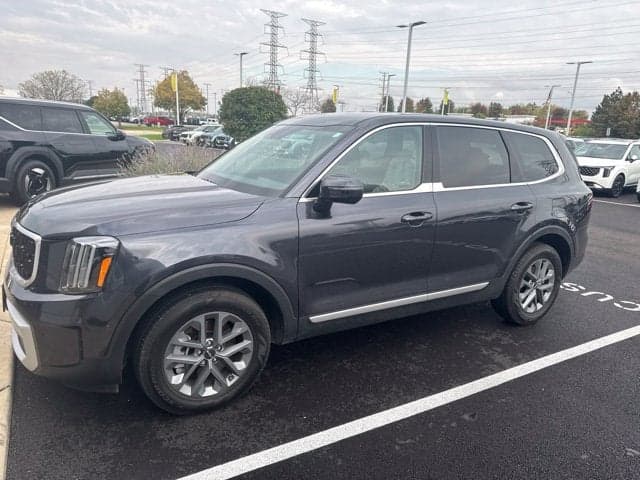 2025 Kia Telluride LX — photo 1 of 5