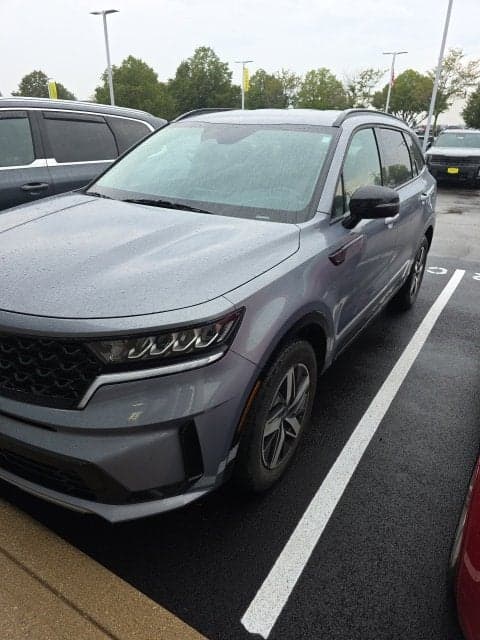 2022 Kia Sorento S — photo 1 of 5