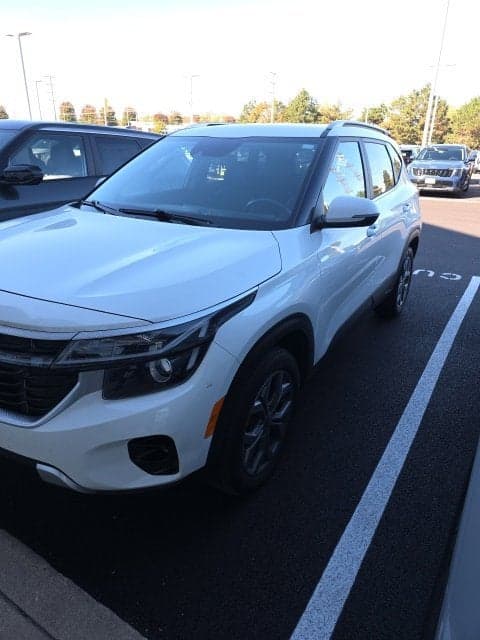 2024 Kia Seltos S — photo 1 of 5