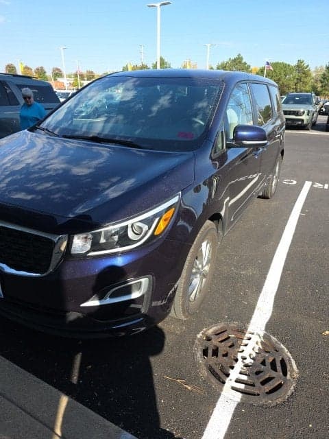 2021 Kia Sedona LX — photo 1 of 5