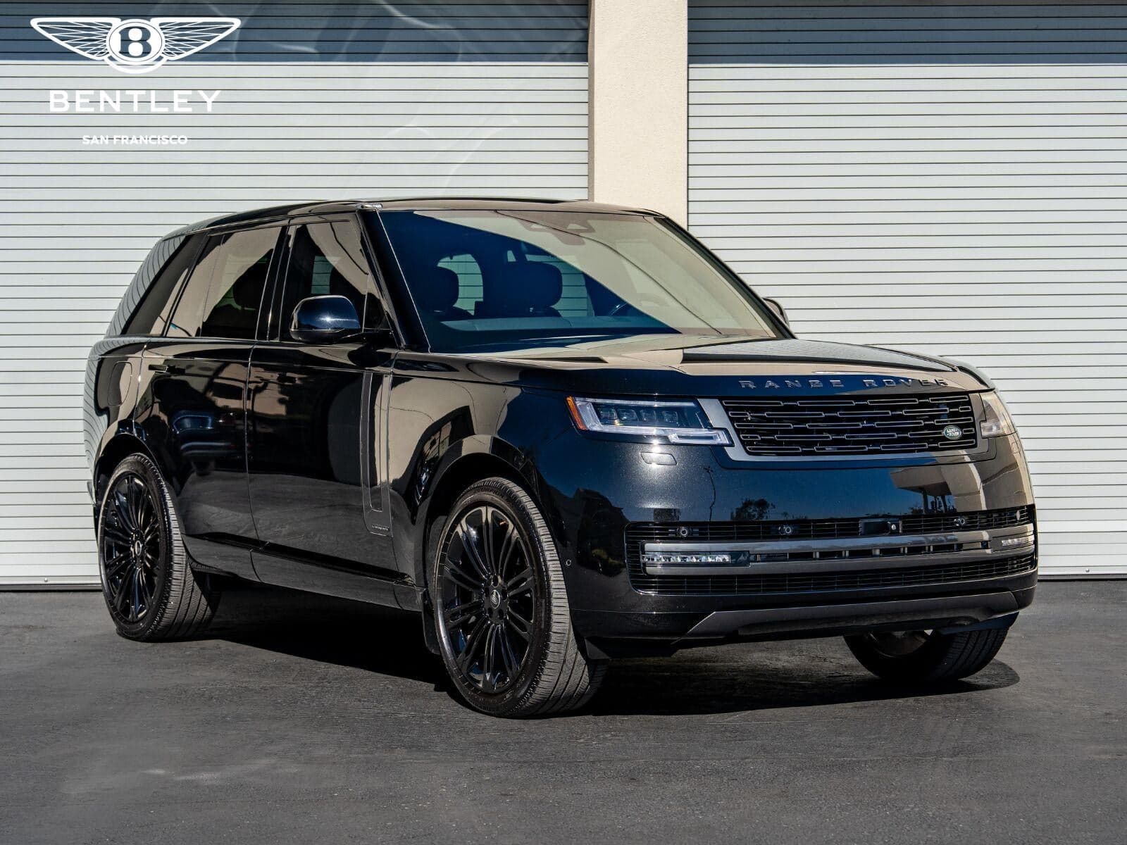 2025 Land Rover Range Rover Autobiography — photo 1 of 5