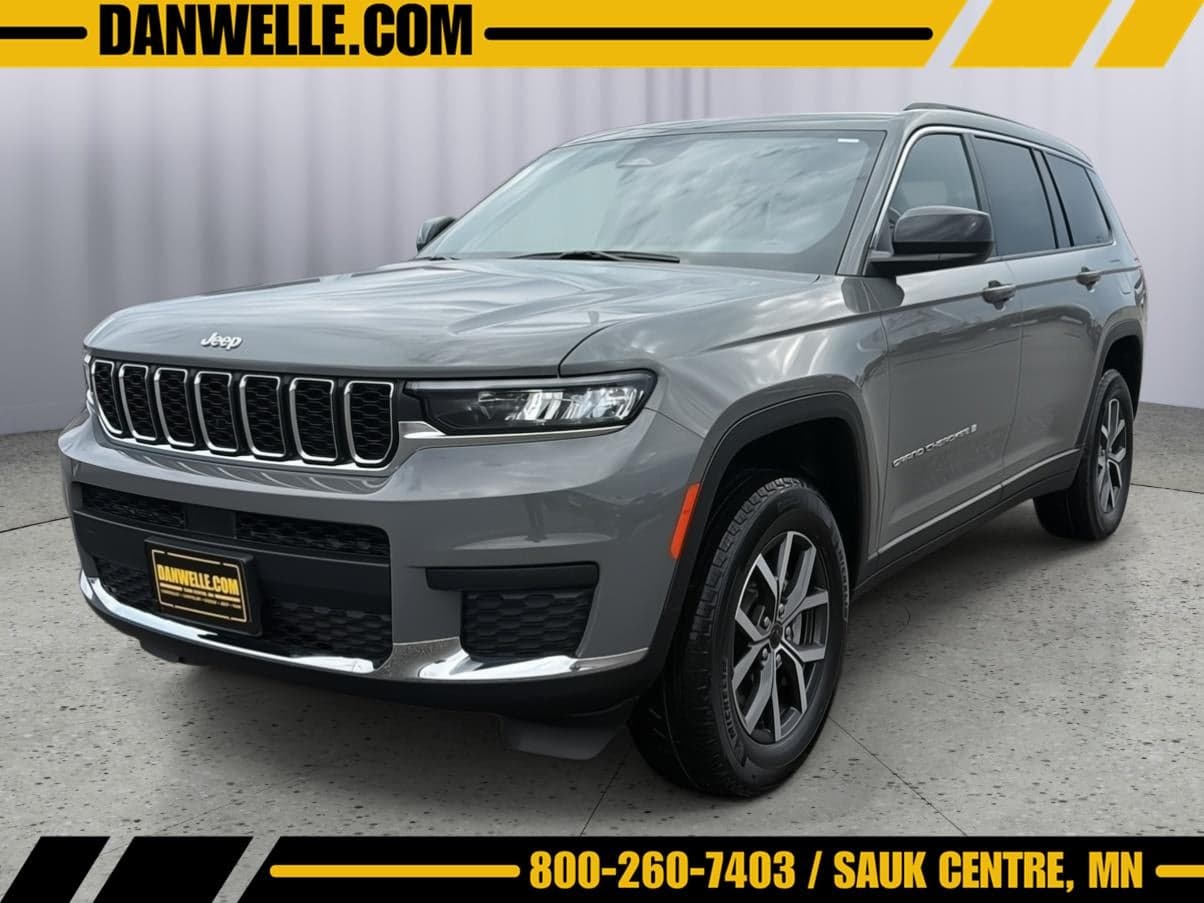 2027 Jeep Grand Cherokee Laredo X — photo 1 of 5