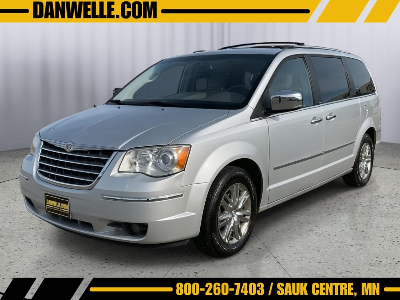 2008 Chrysler Town & Country Limited — photo 1 of 5