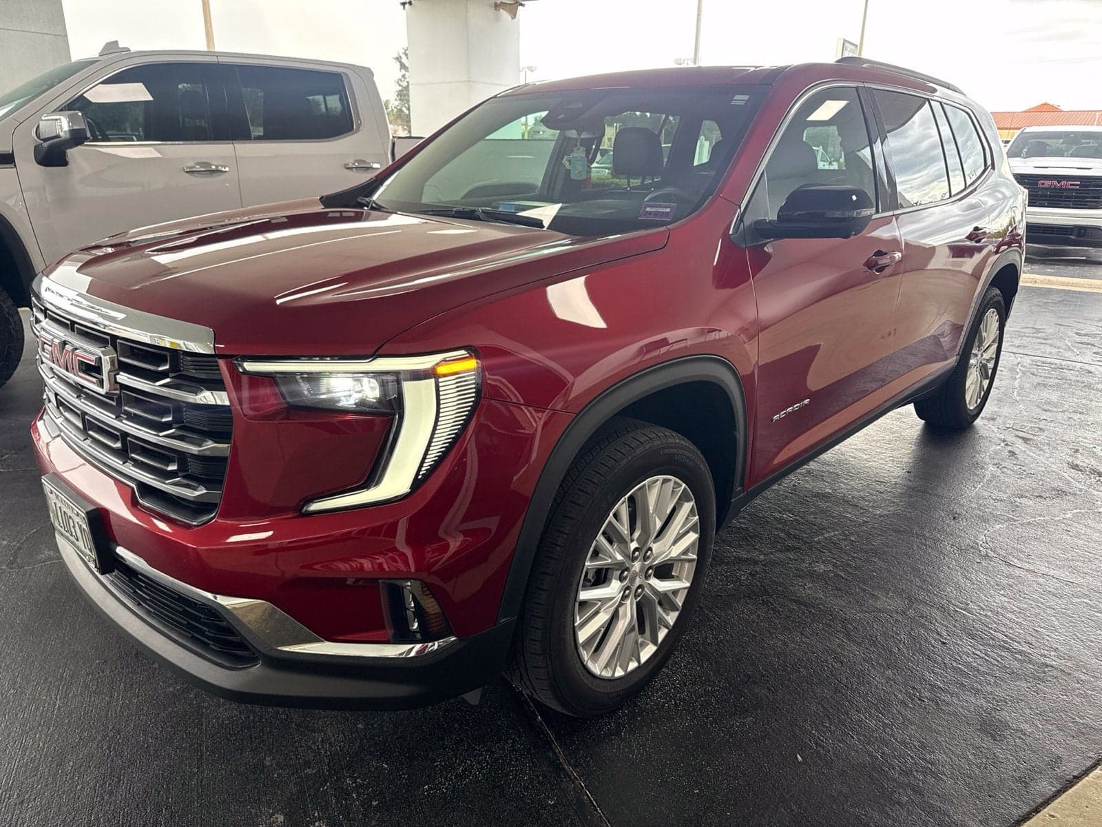 2024 GMC Acadia AWD Elevation — photo 1 of 5