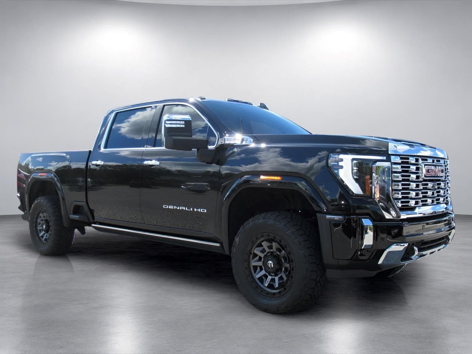 2026 GMC Sierra 2500HD Denali — photo 1 of 5