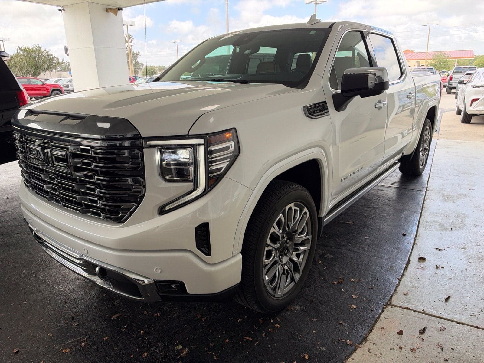 2024 GMC Sierra 1500 Denali Ultimate — photo 1 of 5