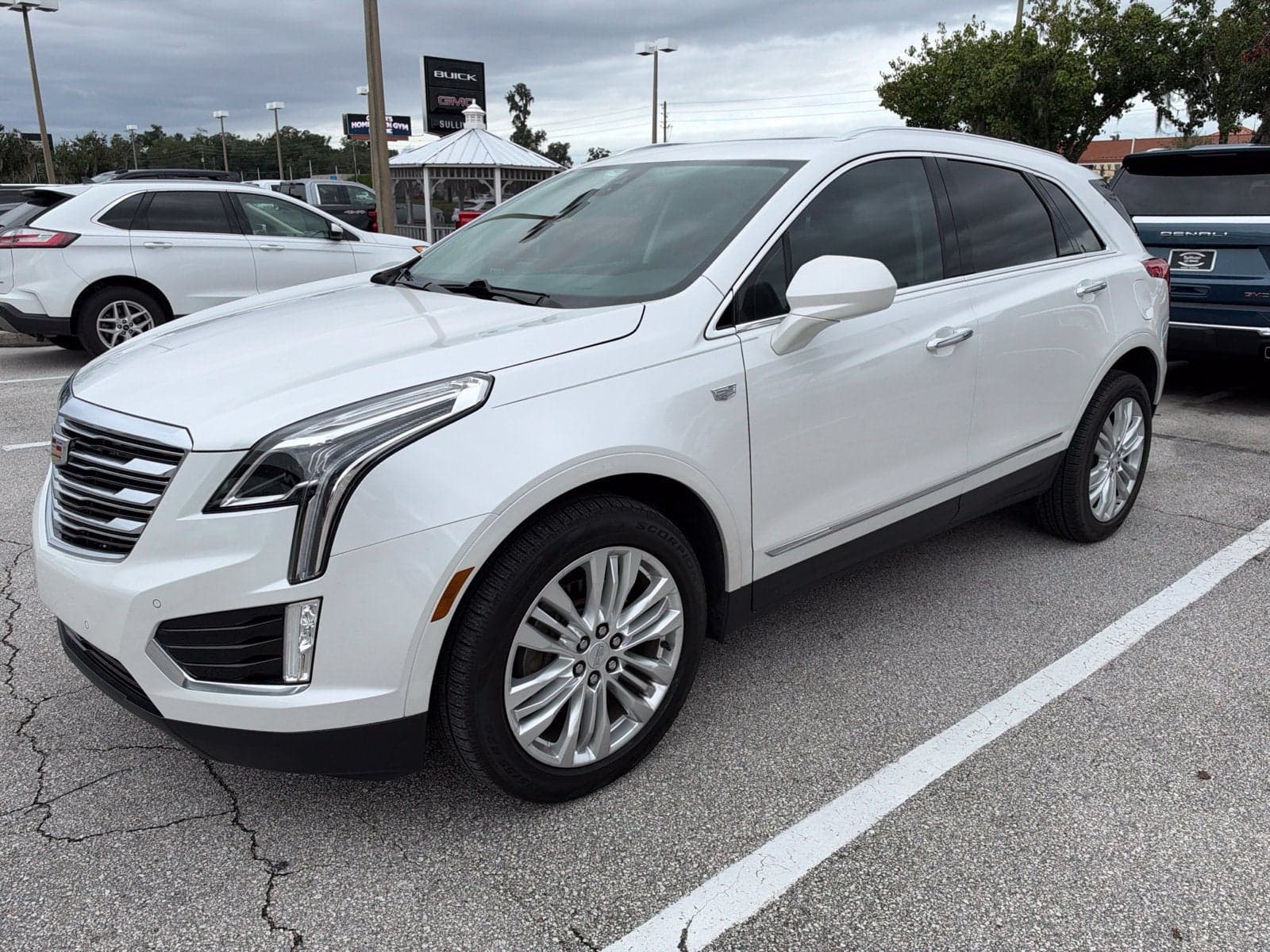 2019 Cadillac XT5 Premium Luxury FWD — photo 1 of 5