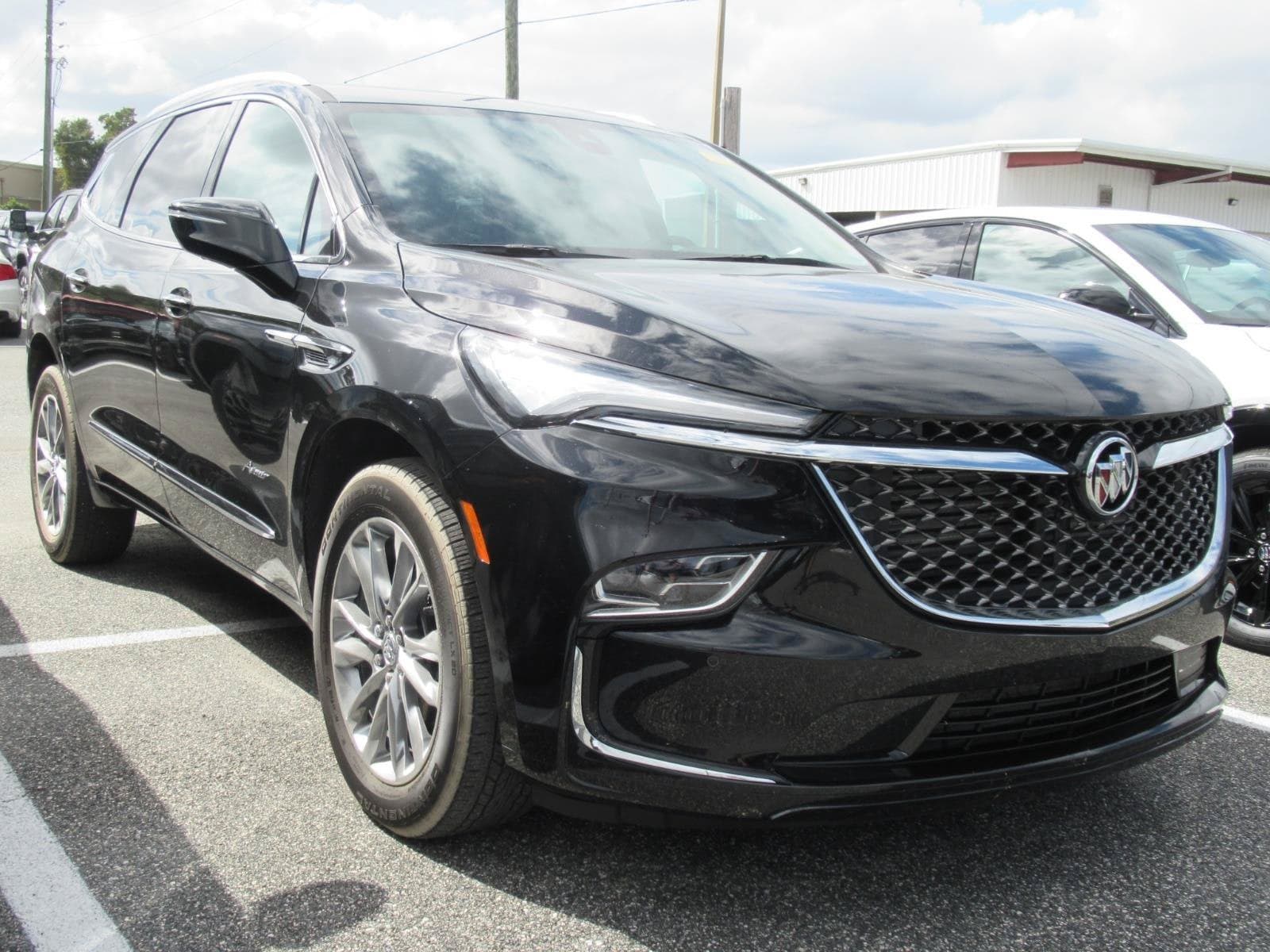 2024 Buick Enclave Avenir — photo 1 of 5