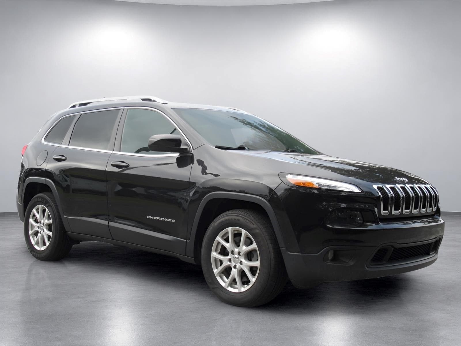 2015 Jeep Cherokee Latitude — photo 1 of 5
