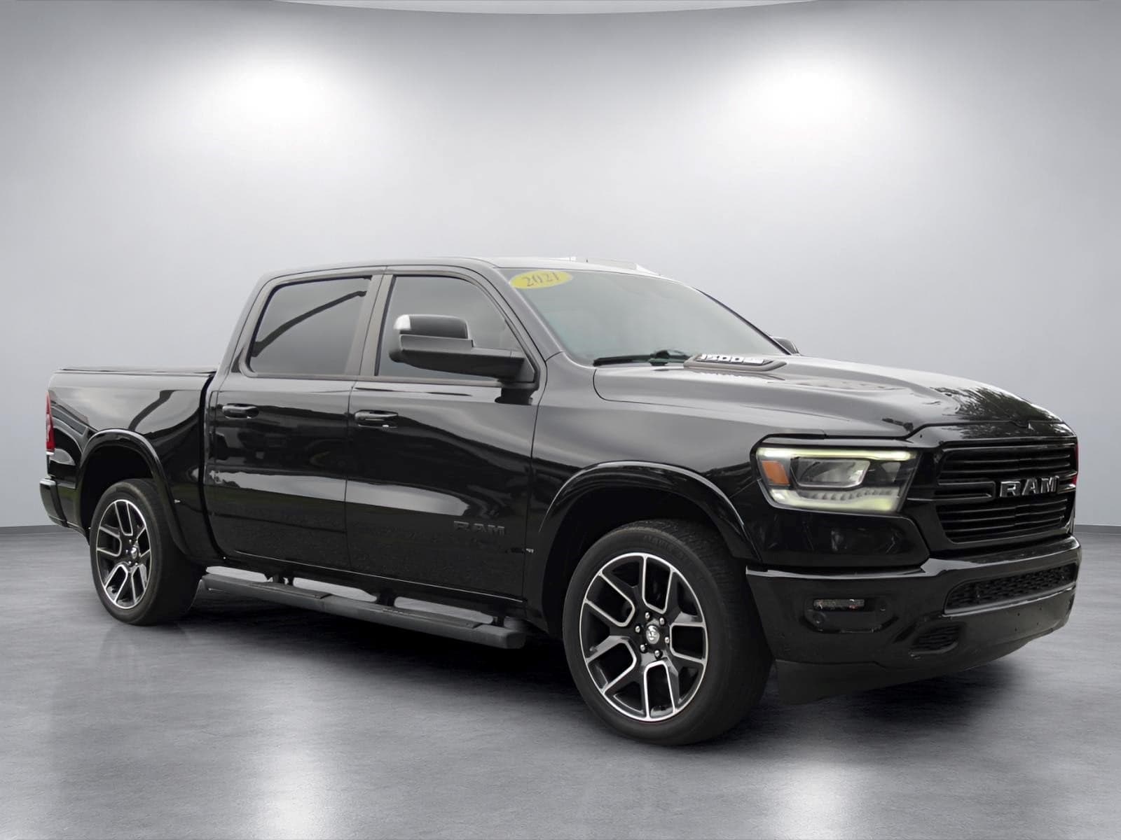 2021 RAM 1500 Laramie — photo 1 of 5