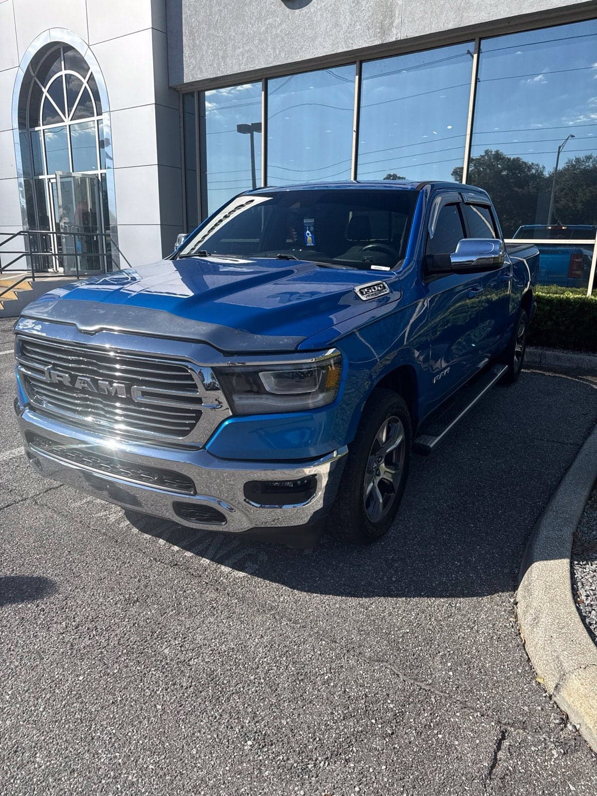 2023 RAM 1500 Laramie — photo 1 of 5