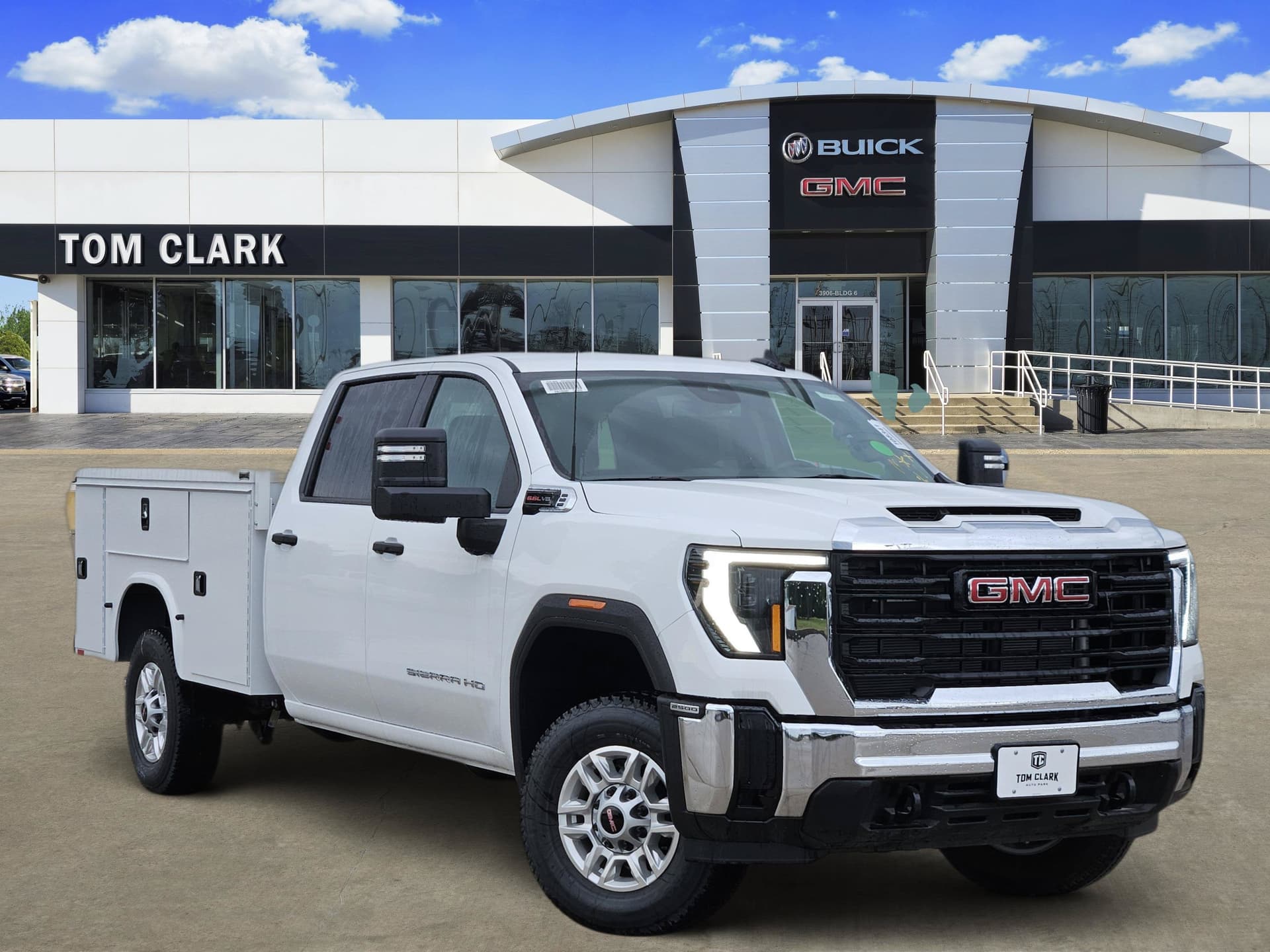 2026 GMC Sierra 2500HD Pro — photo 1 of 26