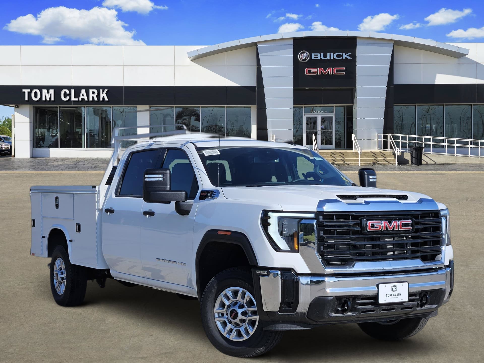 2026 GMC Sierra 2500HD Pro — photo 1 of 25