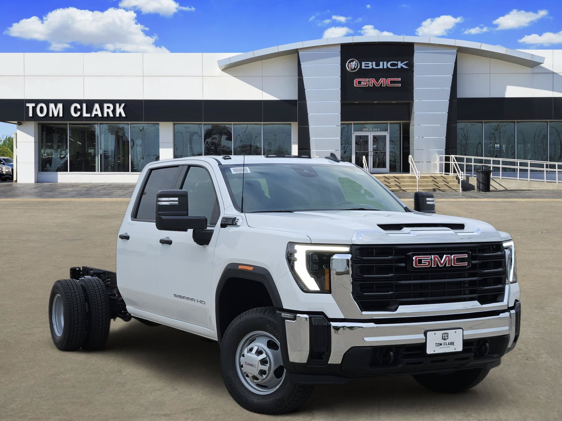 2026 GMC Sierra 3500HD CC Pro — photo 1 of 21
