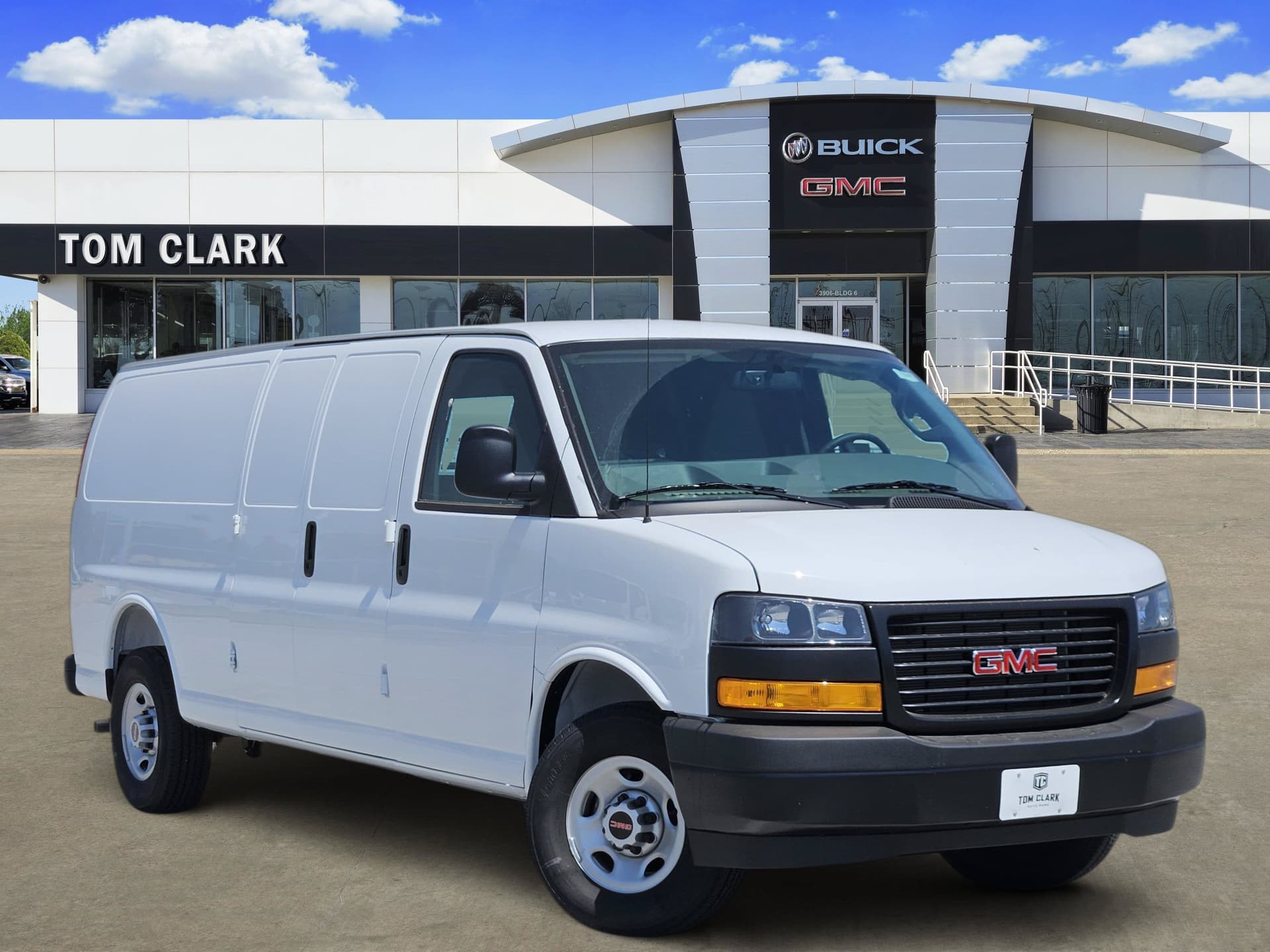2026 GMC Savana Cargo Van Base — photo 1 of 21