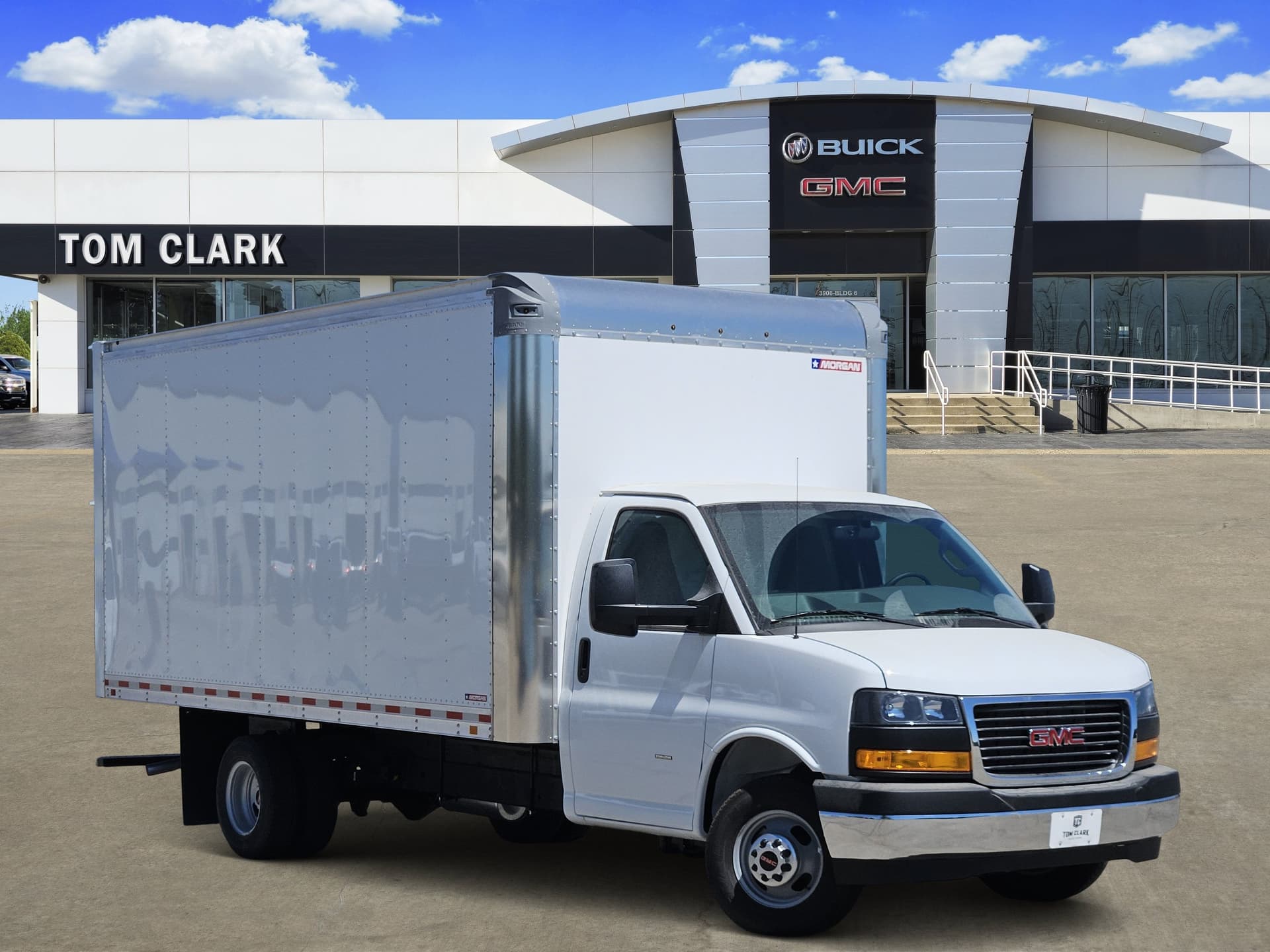 2026 GMC Savana Commercial Cutaway Base — photo 1 of 23