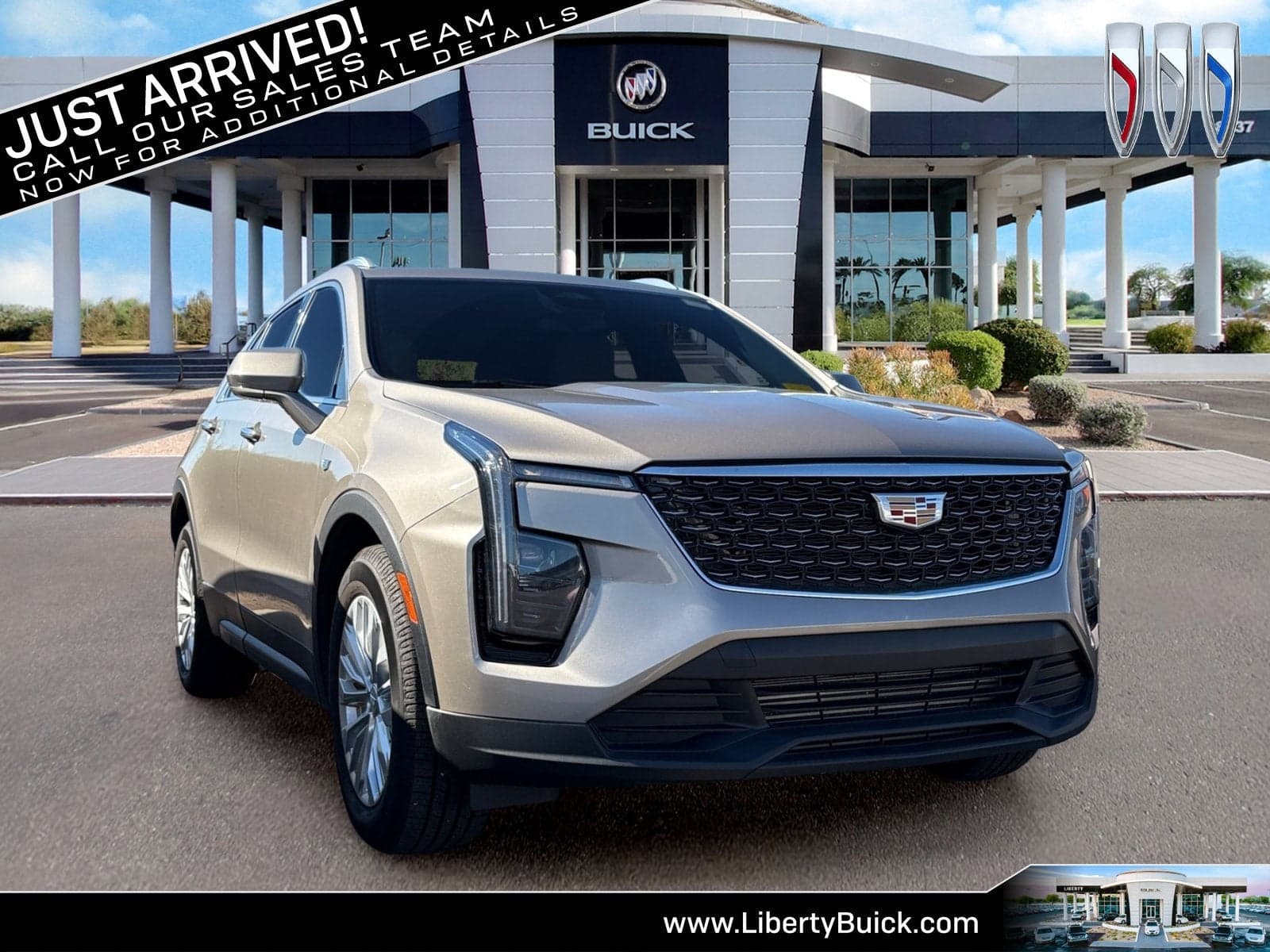 2024 Cadillac XT4 FWD Luxury — photo 1 of 24
