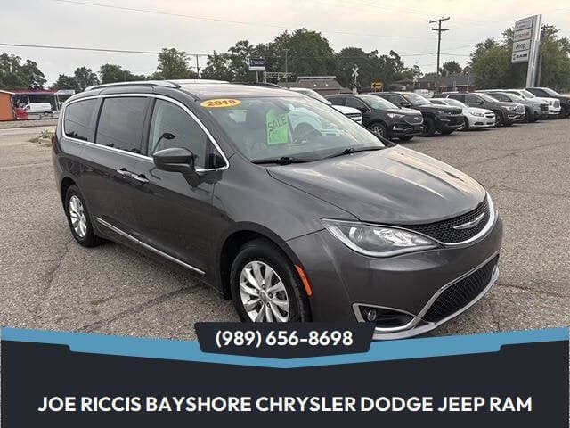 2018 Chrysler Pacifica Touring L — photo 1 of 5