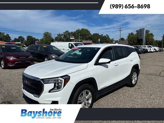 2024 GMC Terrain SLE — photo 1 of 5