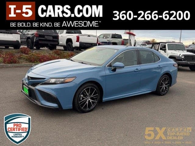 2024 Toyota Camry SE — photo 1 of 5