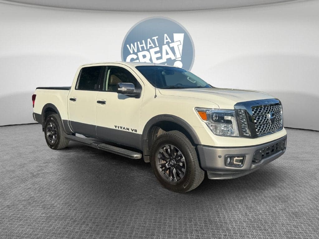 2019 Nissan Titan Platinum Reserve — photo 1 of 5