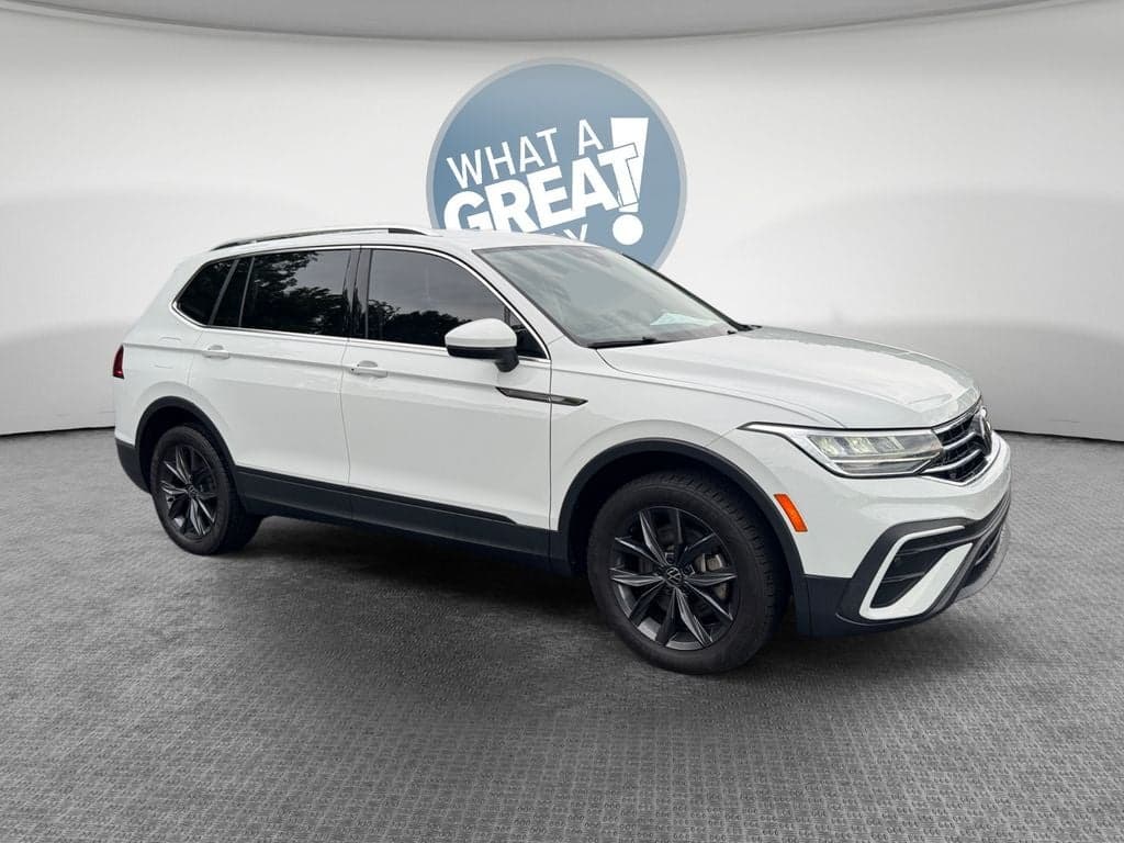 2022 Volkswagen Tiguan SE — photo 1 of 28