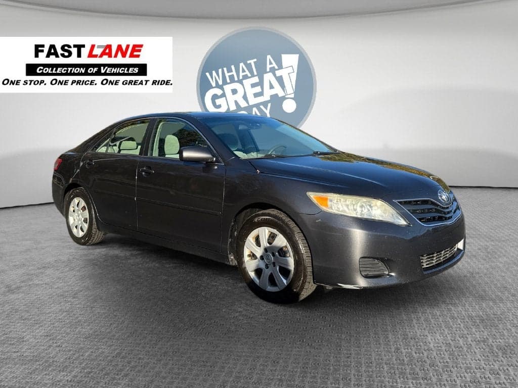 2011 Toyota Camry LE — photo 1 of 5