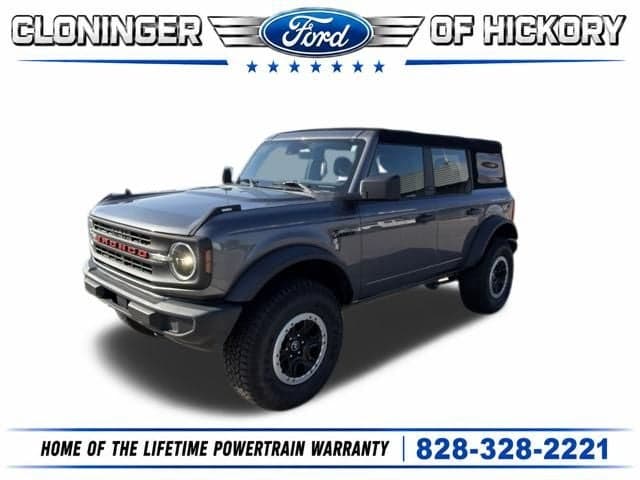 2022 Ford Bronco Base — photo 1 of 5
