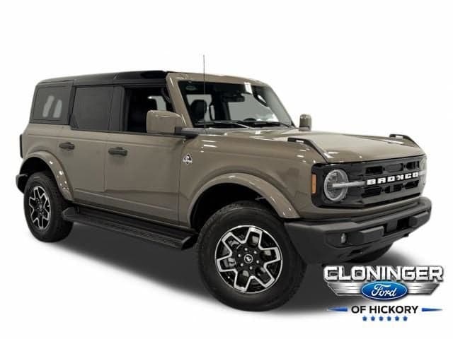 2026 Ford Bronco Outer Banks — photo 1 of 33