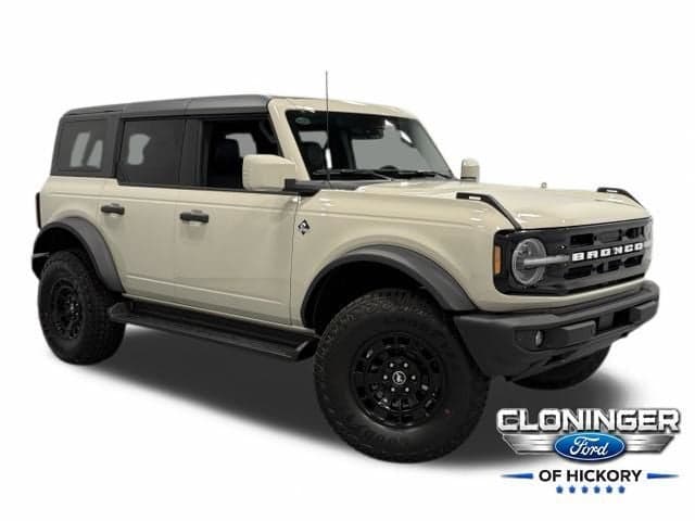 2026 Ford Bronco Outer Banks — photo 1 of 33