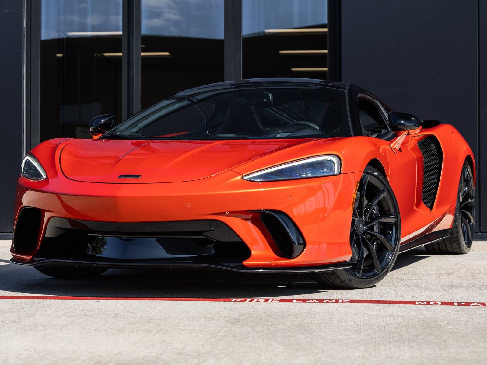 2027 McLaren GTS Base — photo 1 of 5